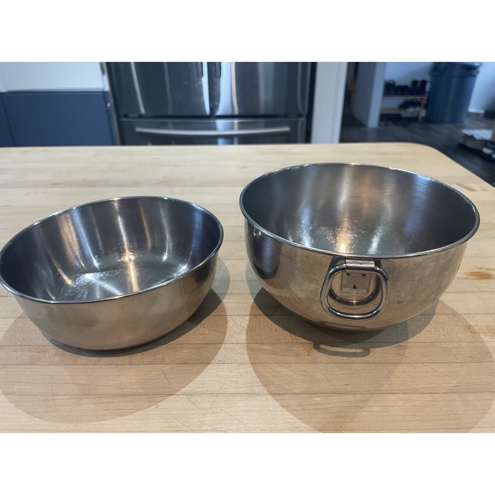 2 Stainless Steel Mixing Bowls Thumbhandle Himark Korea 5"